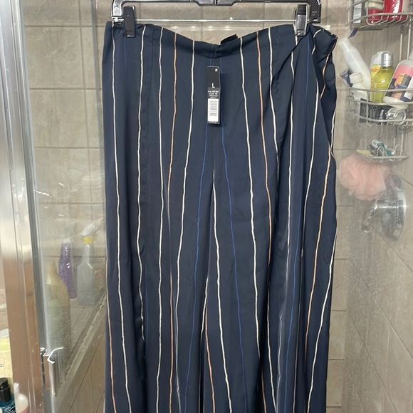 Nic + Zoe wide leg, loose fitting pants - Picture 1 of 6